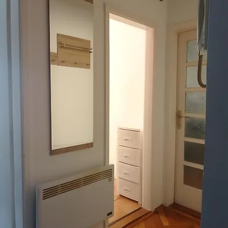 Essential * Saraievo